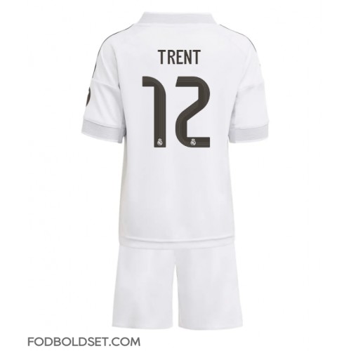 Real Madrid Alexander-Arnold #12 Hjemme Trøje Børn 2025-26 Kortærmet (+ Korte bukser)